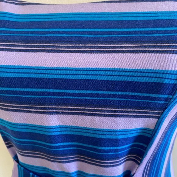 Beautiful blue and violet colors. Rich quality fully lined Size 4 - Picture 6 of 6